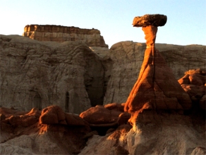 Stone weathered to appear as mushroom : Vermillion Cliffs, Utah