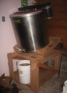 Maxant 20 Frame Honey Extractor on Brookfield Farm Tilting Stand